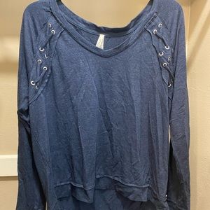 Medium, navy blue long sleeve shirt